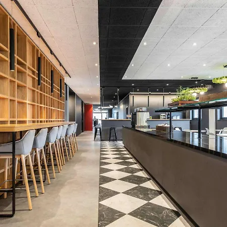 Hotel Ibis Airport