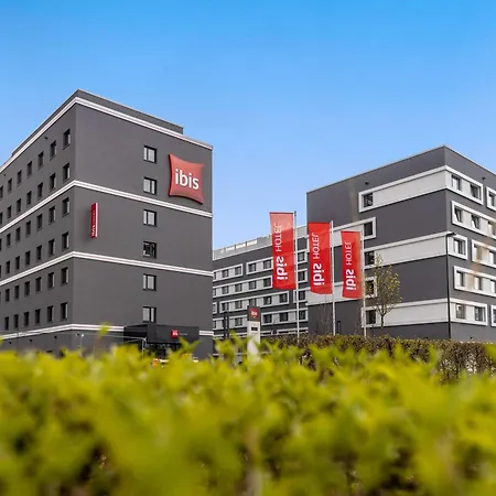 Hotel Ibis Airport 2*