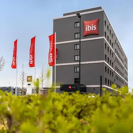 Ibis Airport 3*