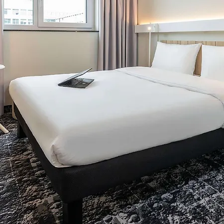 Ibis Airport 3*