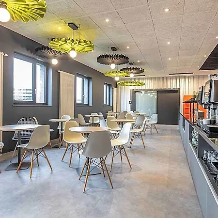 Hotel Ibis Airport 3*