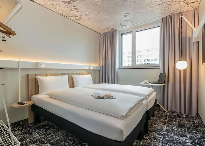 Hotel Ibis Airport 3*