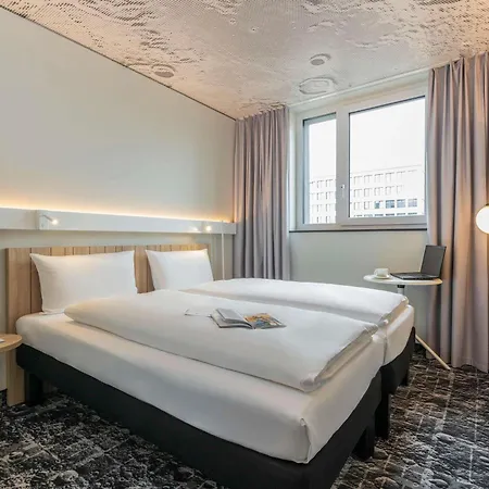 Hotel Ibis Airport 3*